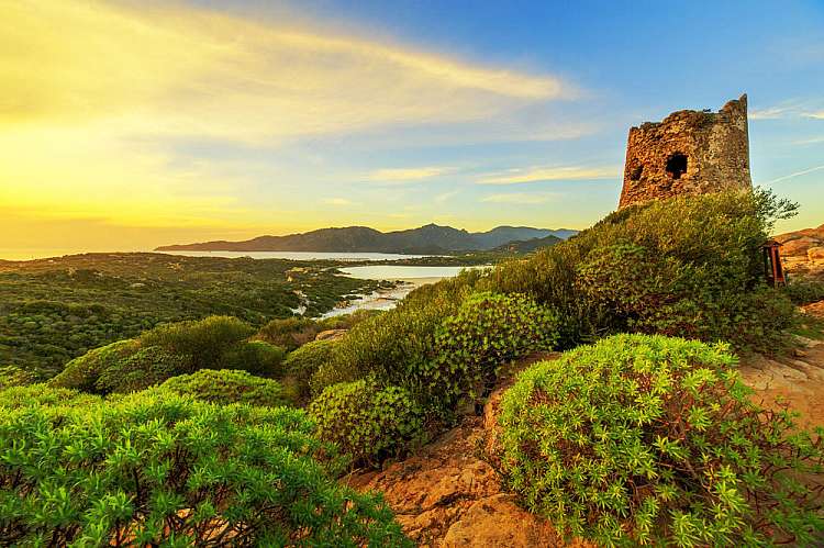 Tour in moto in Sardegna: 8 giorni sull'isola da € 1499